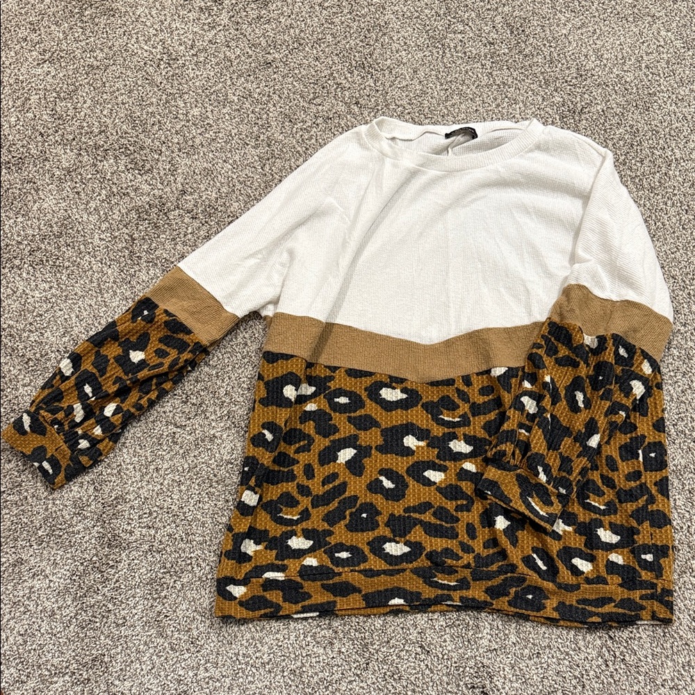 Chic Leopard Print Colorblock Sweater
